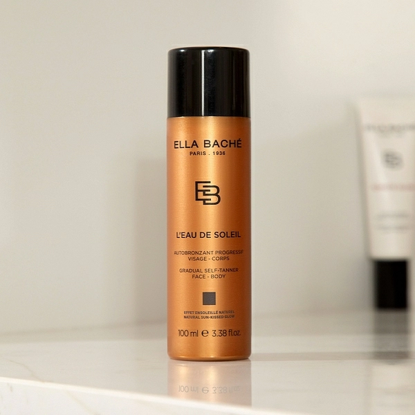 Agua autobronceadora facial y corporal